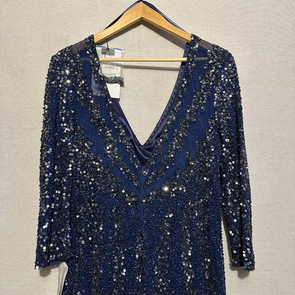 NWT Mac Duggal Three-Quarter Sleeve Embellished Gown - size 12 - Picture 7 of 9